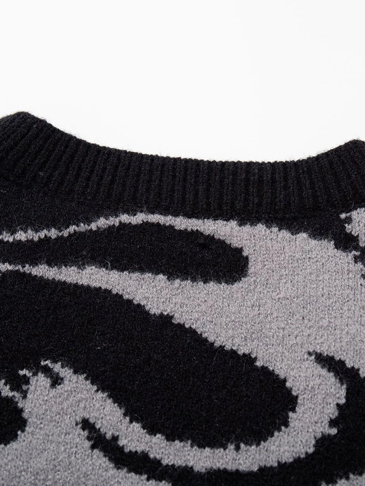 High Street Dark Skull Frayed-edge V-neck Sweater Vest - Image 14