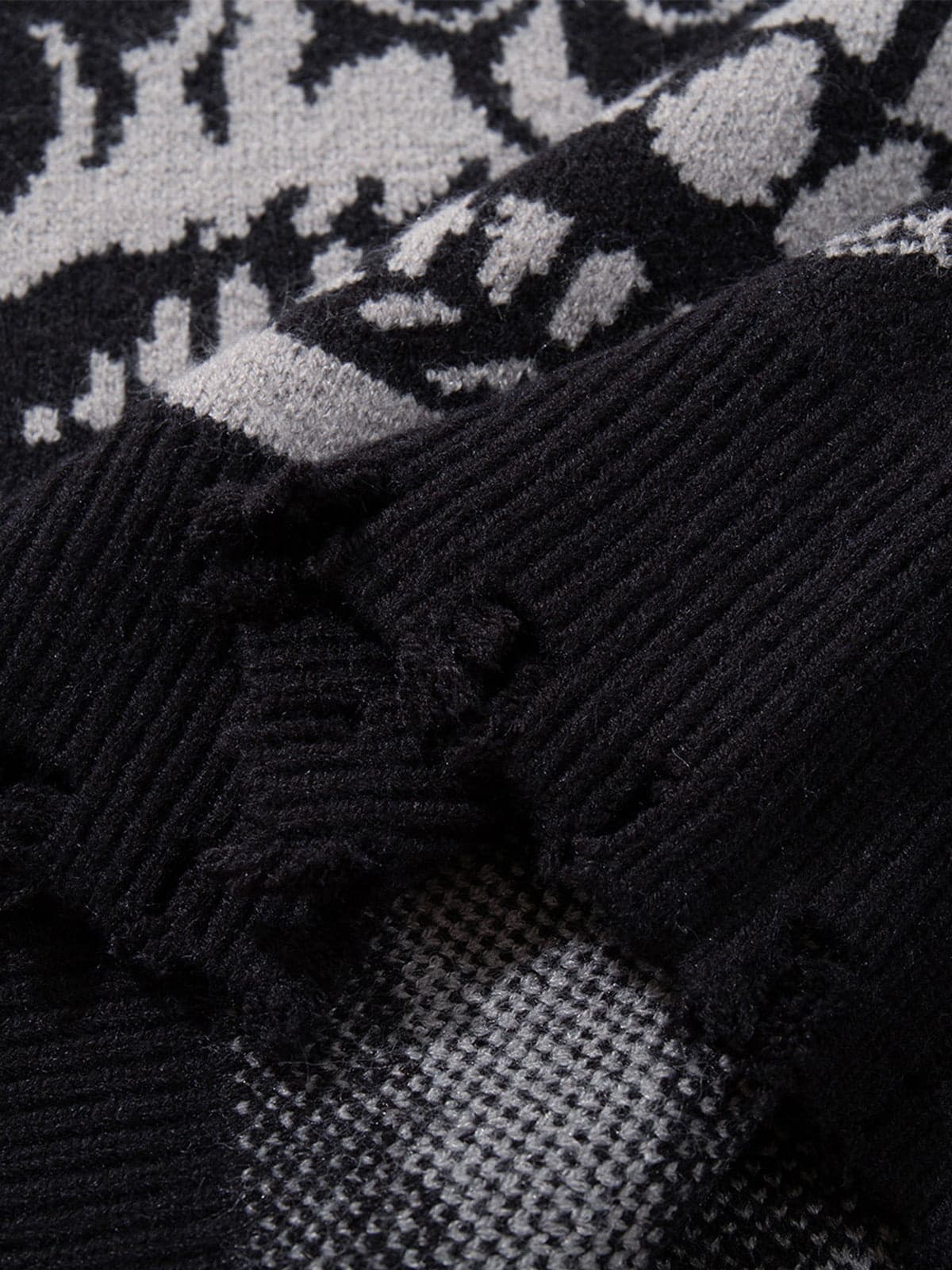 High Street Dark Skull Frayed-edge V-neck Sweater Vest - Image 7